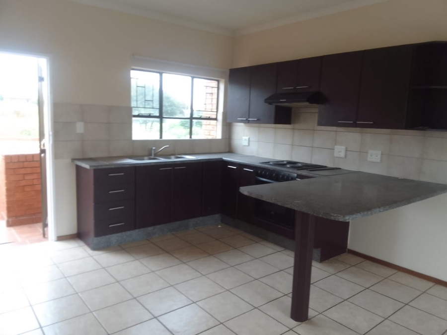 To Let 2 Bedroom Property for Rent in Weltevreden Park Gauteng