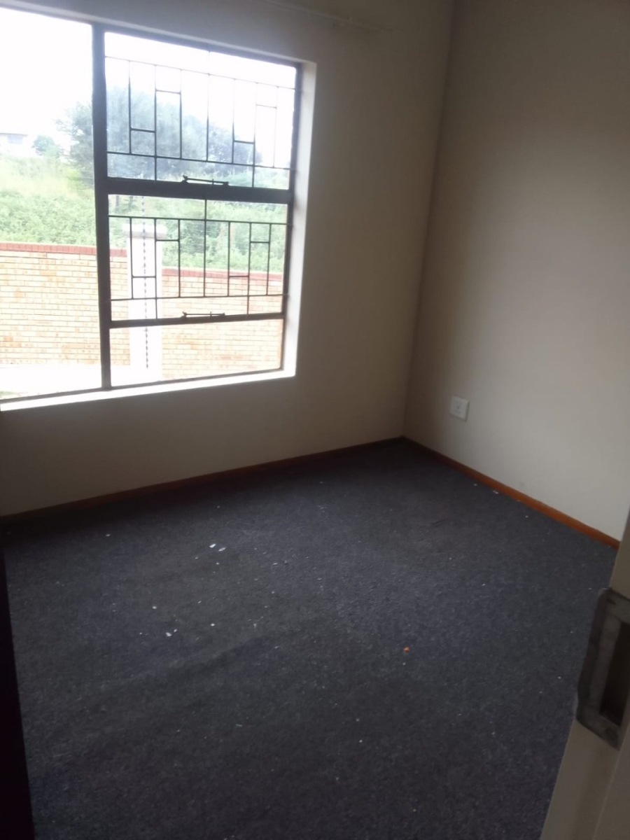 To Let 2 Bedroom Property for Rent in Weltevreden Park Gauteng