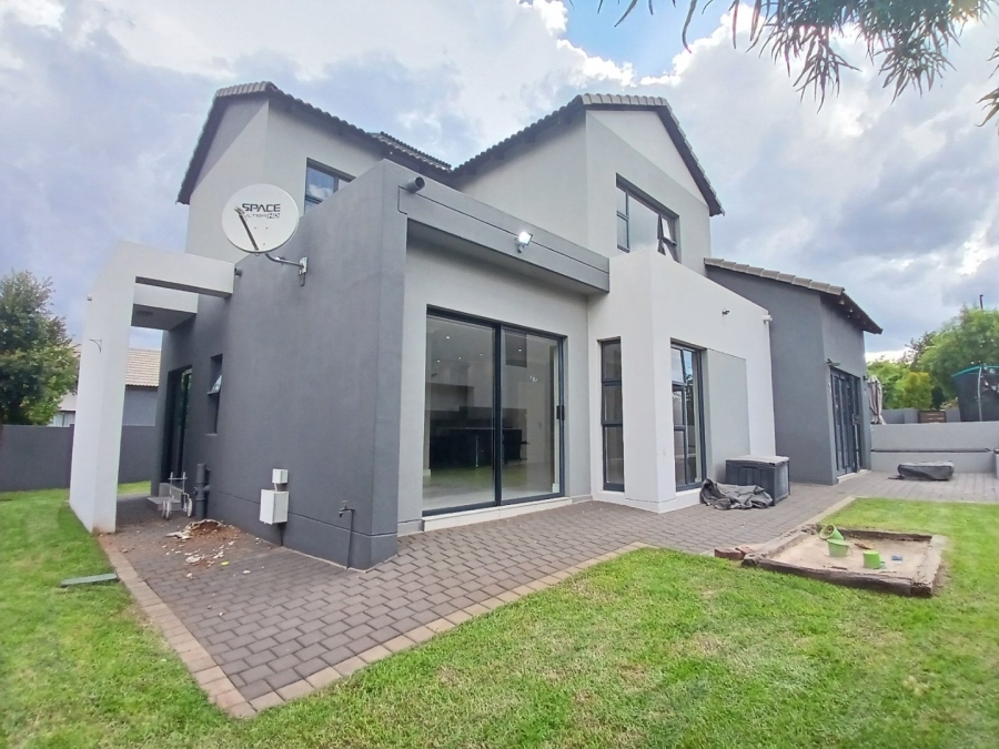 4 Bedroom Property for Sale in Midstream Meadows Gauteng