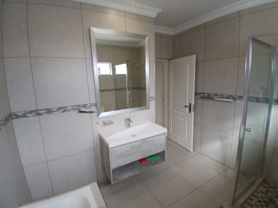 4 Bedroom Property for Sale in Midstream Meadows Gauteng