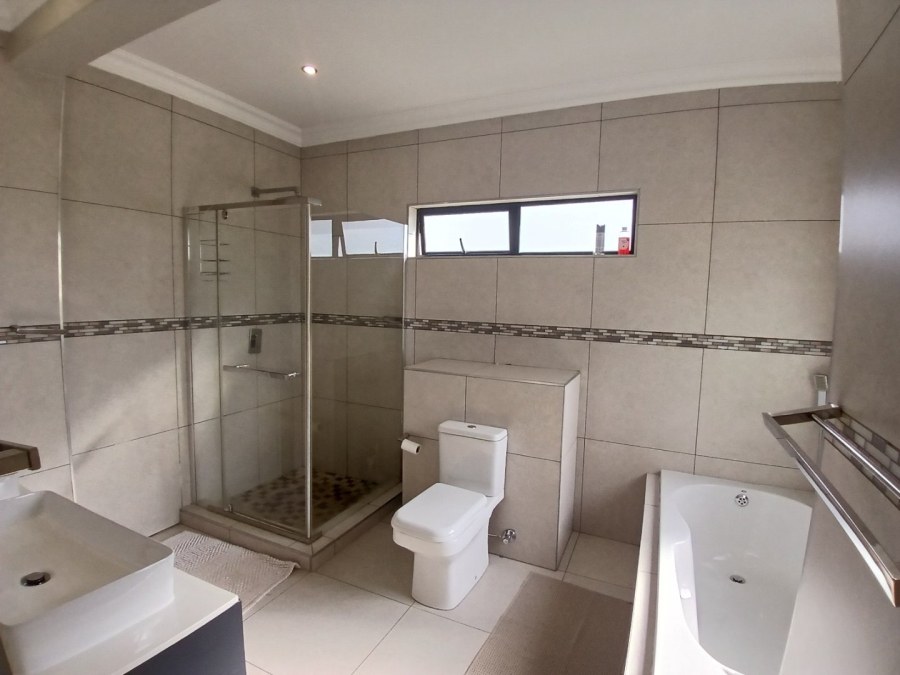 4 Bedroom Property for Sale in Midstream Meadows Gauteng