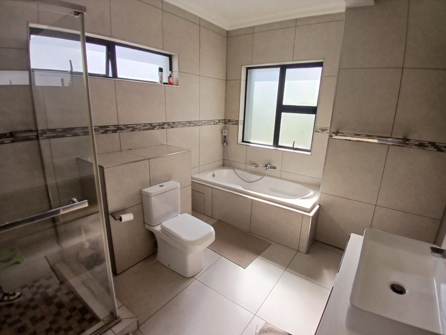 4 Bedroom Property for Sale in Midstream Meadows Gauteng