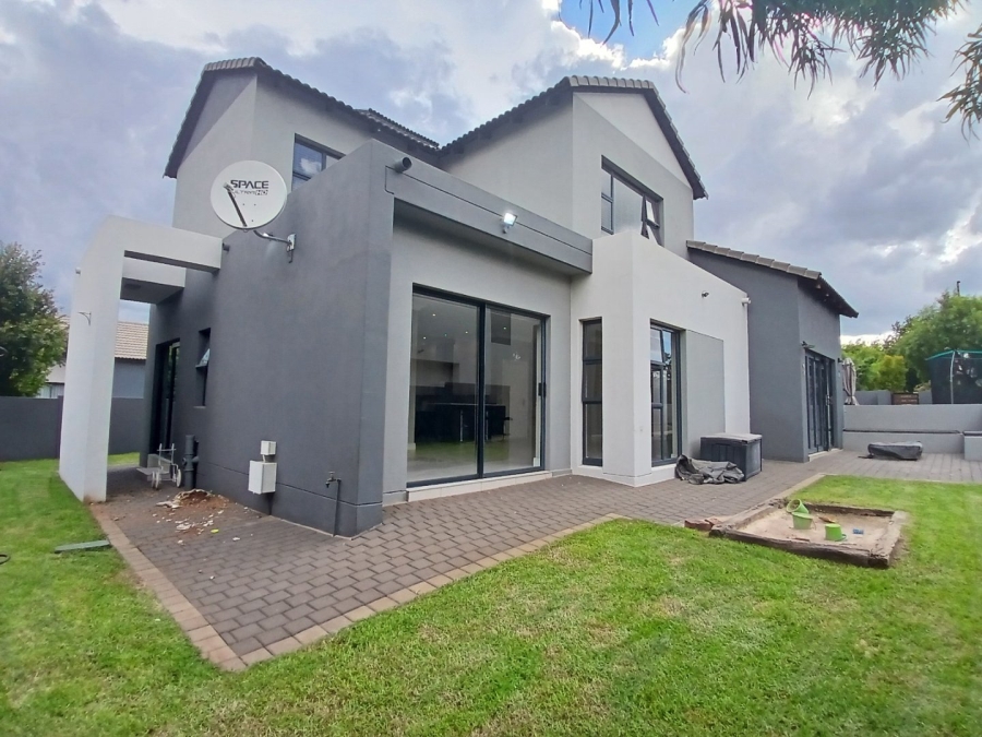 4 Bedroom Property for Sale in Midstream Meadows Gauteng