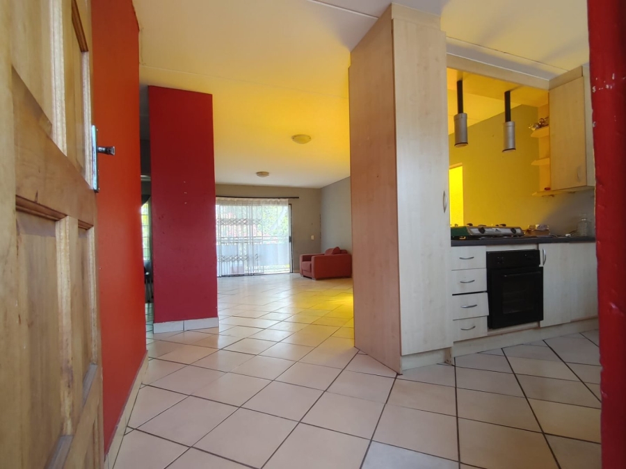 2 Bedroom Property for Sale in Pretoria North Gauteng