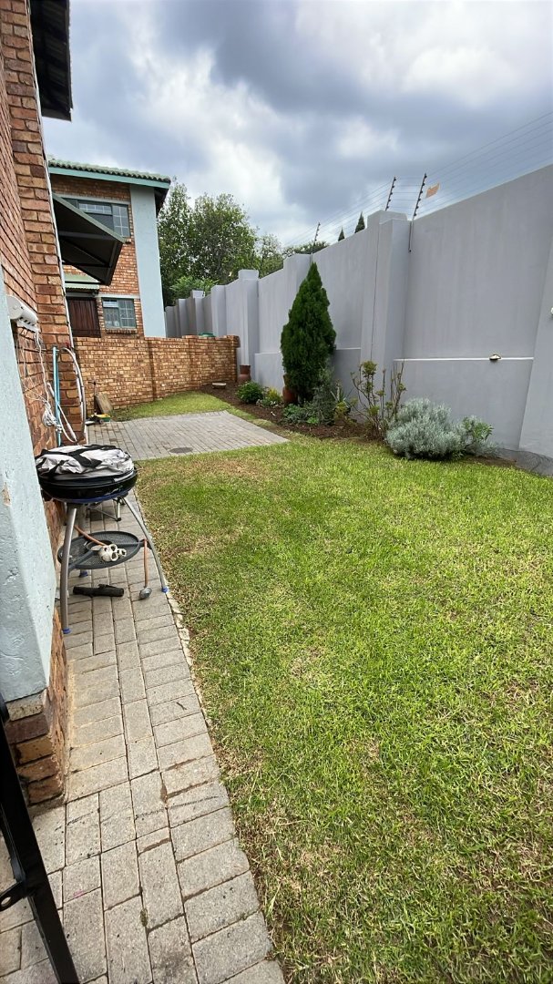 2 Bedroom Property for Sale in Farrar Park Gauteng