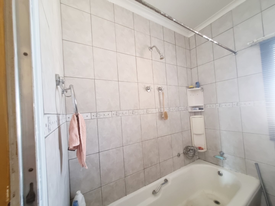 1 Bedroom Property for Sale in Benoni Central Gauteng