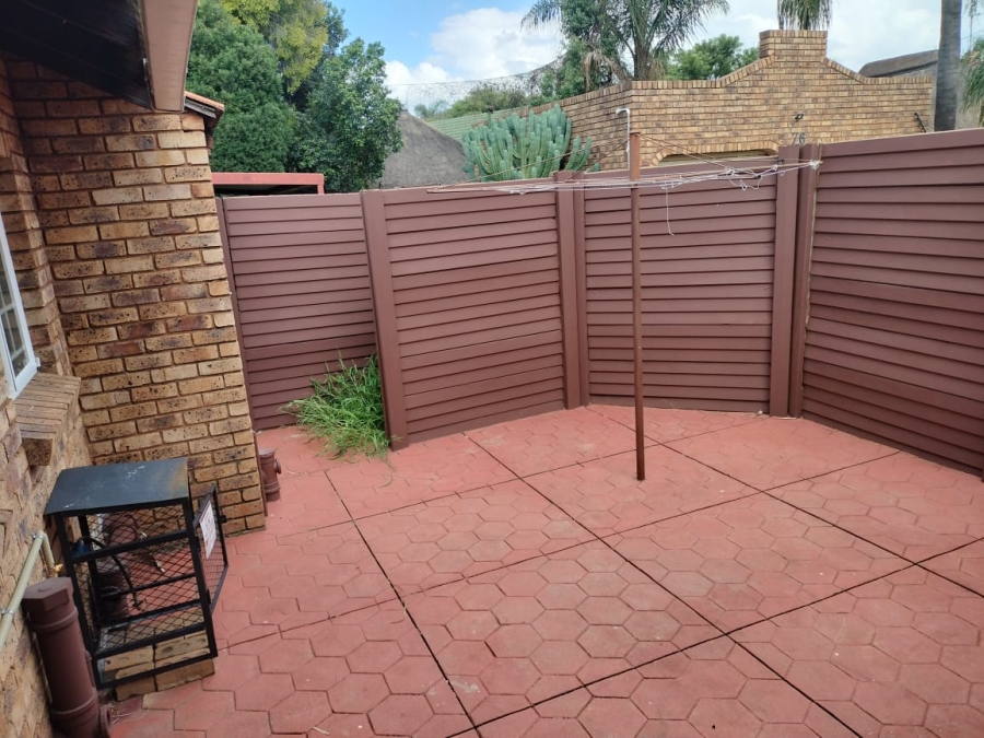 5 Bedroom Property for Sale in Doornpoort Gauteng