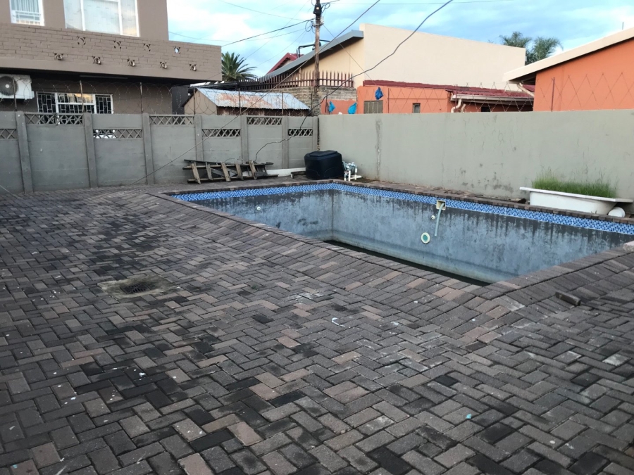 4 Bedroom Property for Sale in Lenasia Ext 1 Gauteng