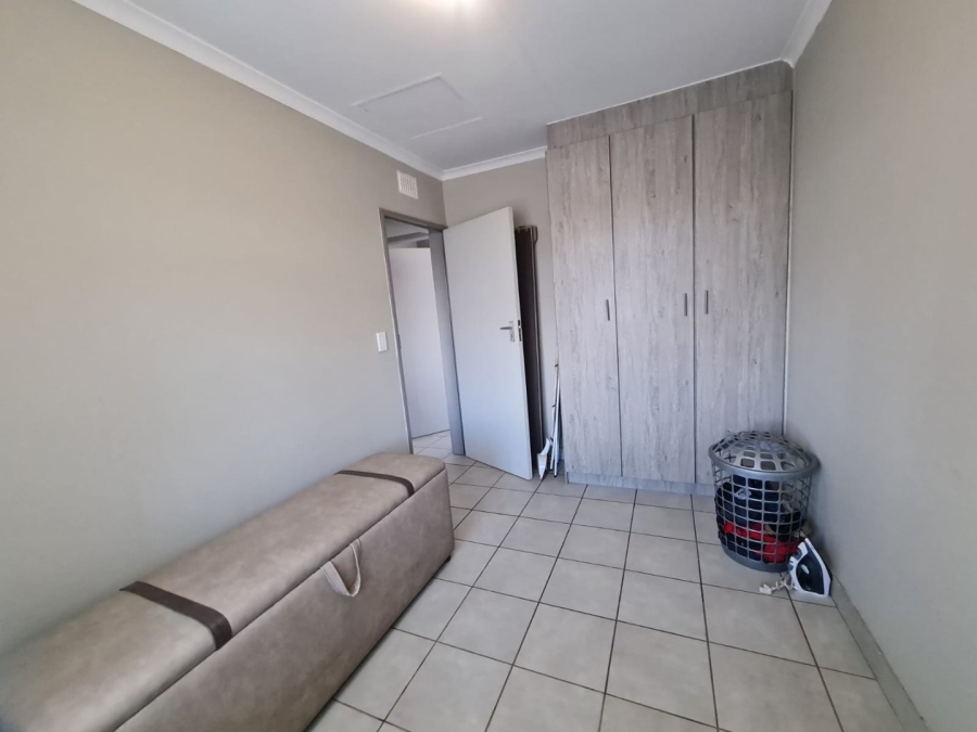 2 Bedroom Property for Sale in Heuweloord Gauteng