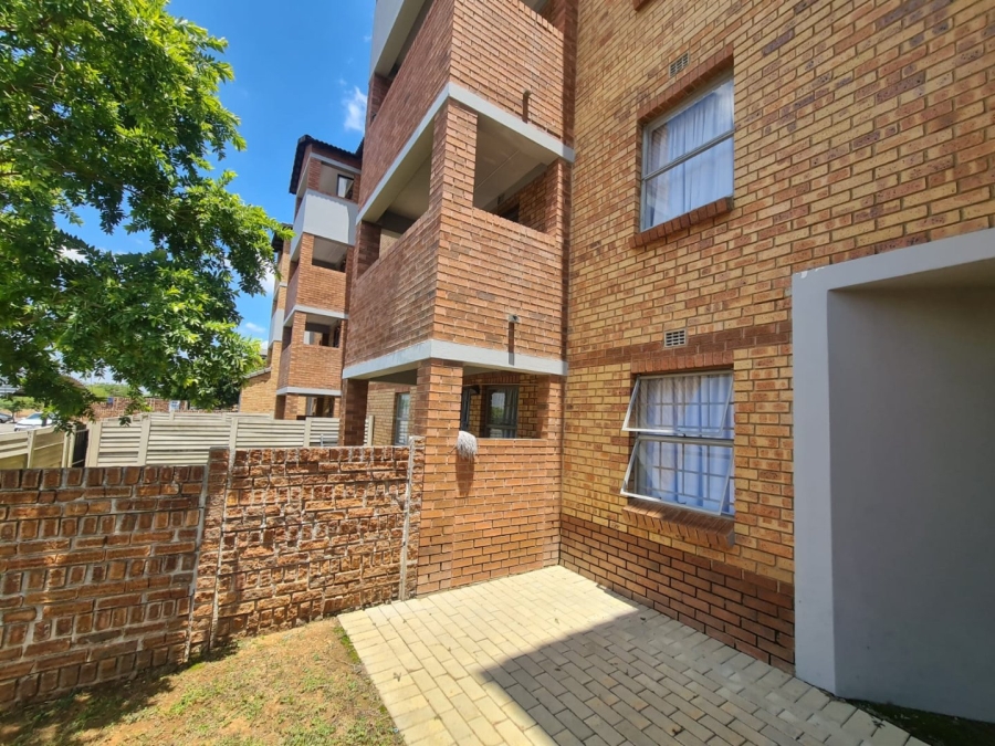 2 Bedroom Property for Sale in Heuweloord Gauteng