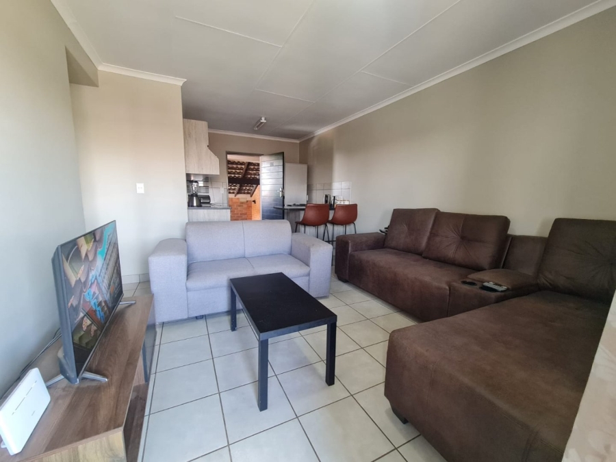 2 Bedroom Property for Sale in Heuweloord Gauteng