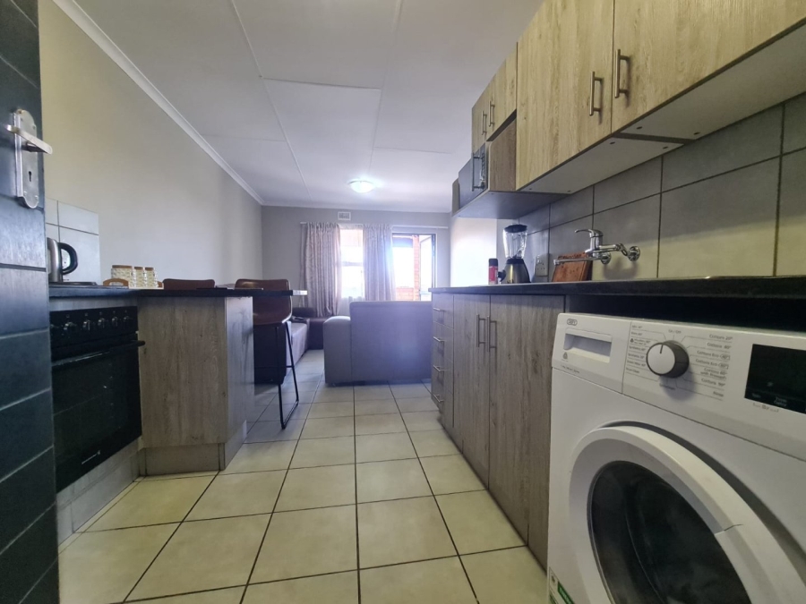 2 Bedroom Property for Sale in Heuweloord Gauteng