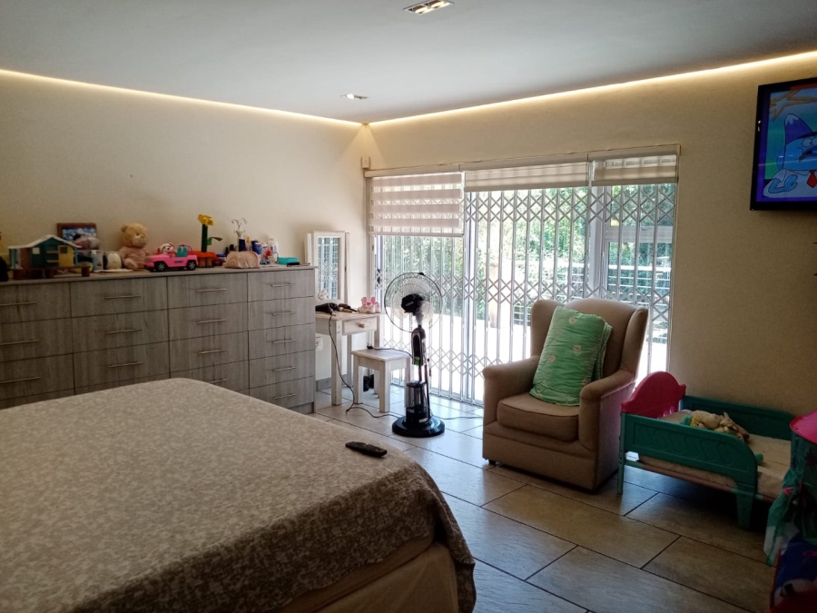 5 Bedroom Property for Sale in Meyerspark Gauteng