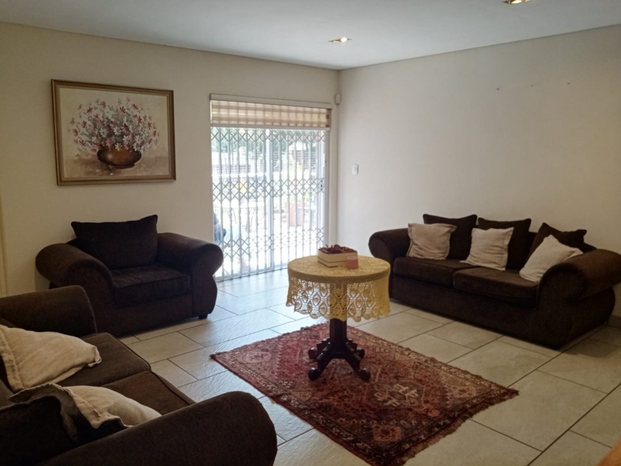 5 Bedroom Property for Sale in Meyerspark Gauteng