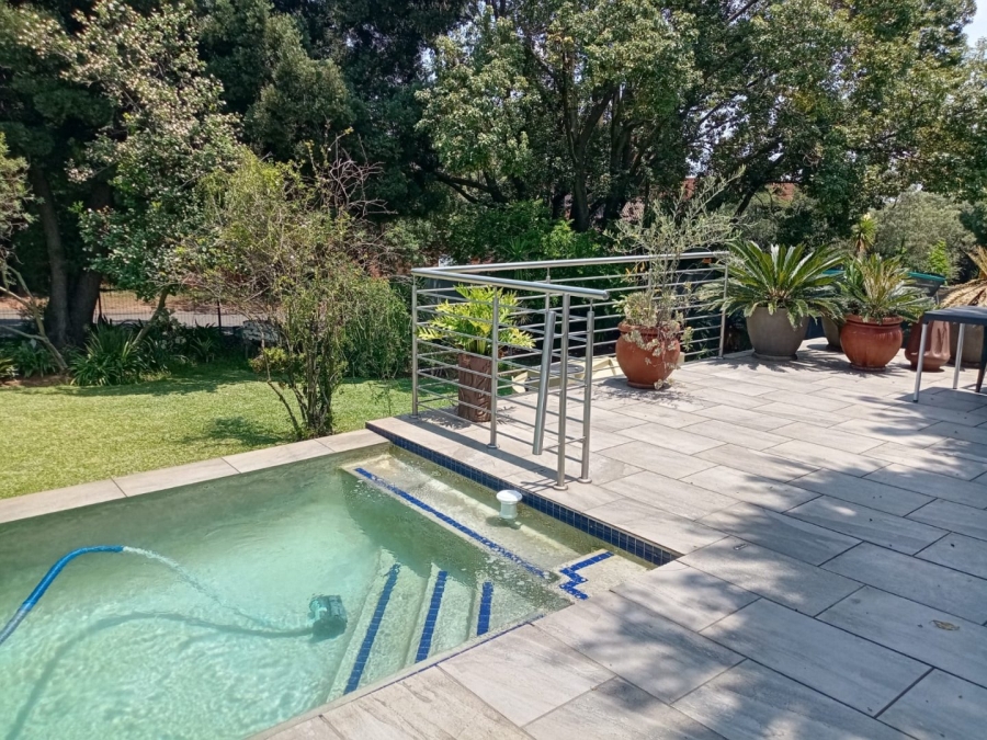 5 Bedroom Property for Sale in Meyerspark Gauteng