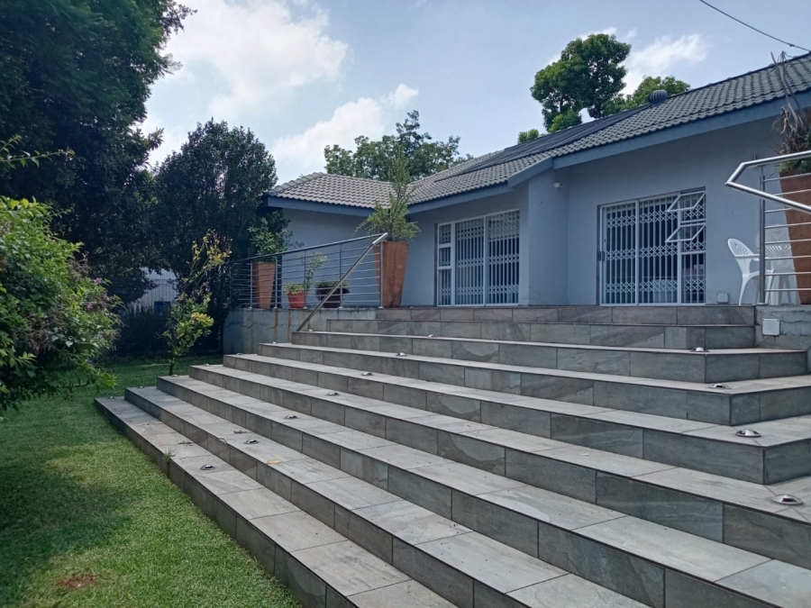 5 Bedroom Property for Sale in Meyerspark Gauteng