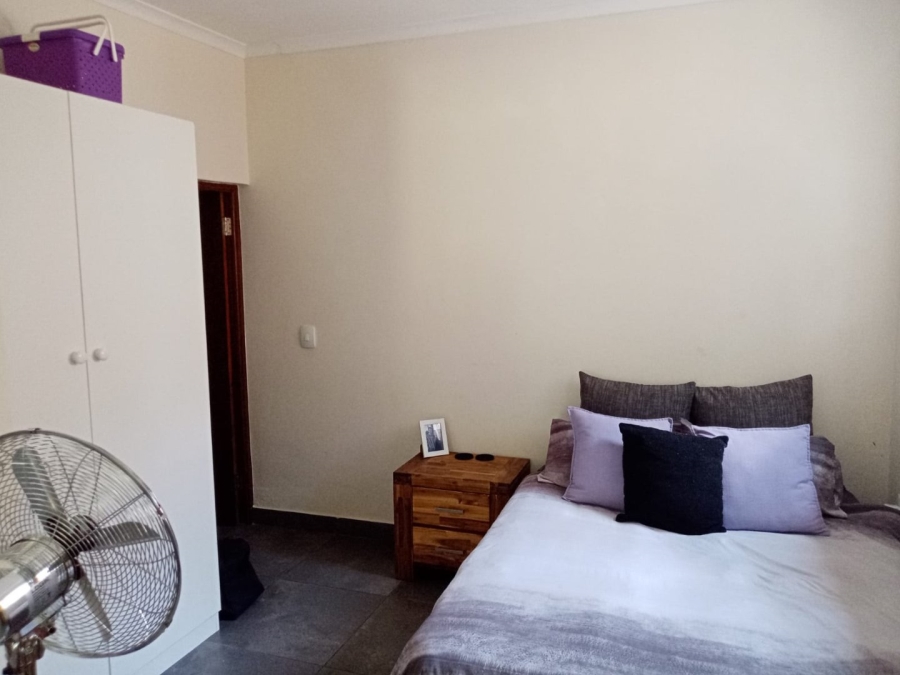 5 Bedroom Property for Sale in Meyerspark Gauteng