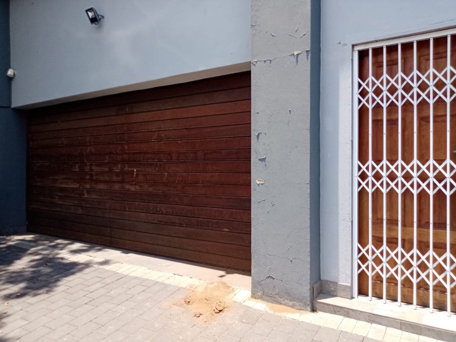 5 Bedroom Property for Sale in Meyerspark Gauteng