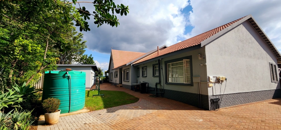 7 Bedroom Property for Sale in Murrayfield Gauteng