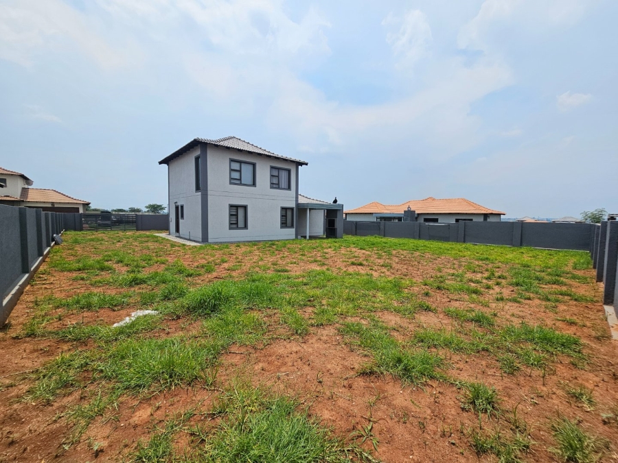 To Let 3 Bedroom Property for Rent in Halfway House Gauteng