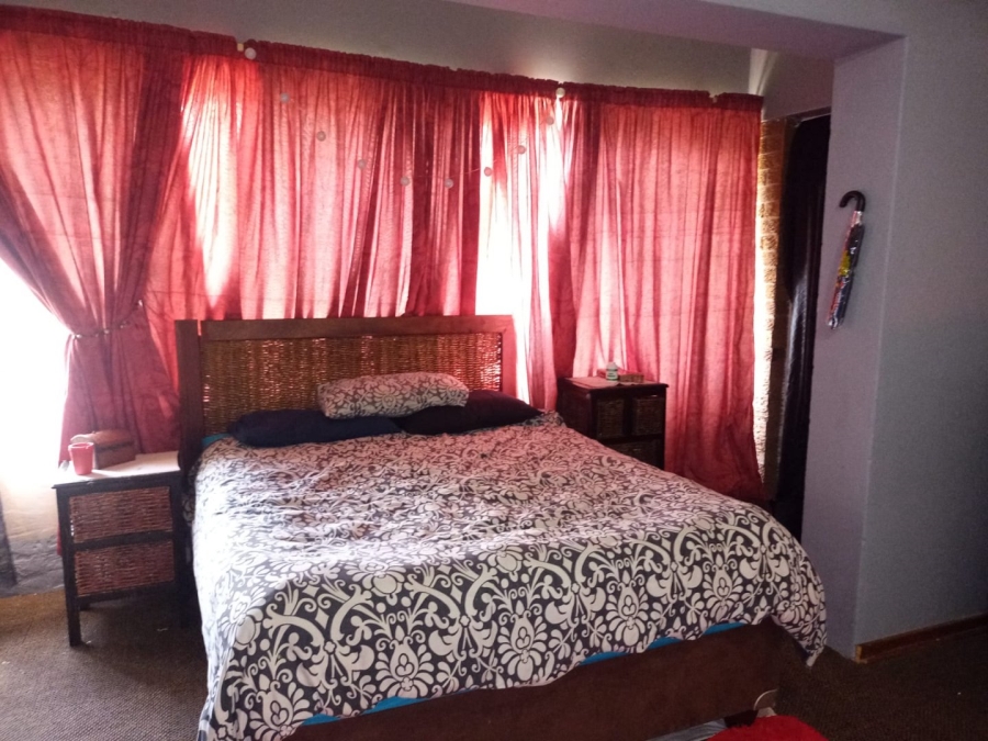 2 Bedroom Property for Sale in Kenmare Gauteng