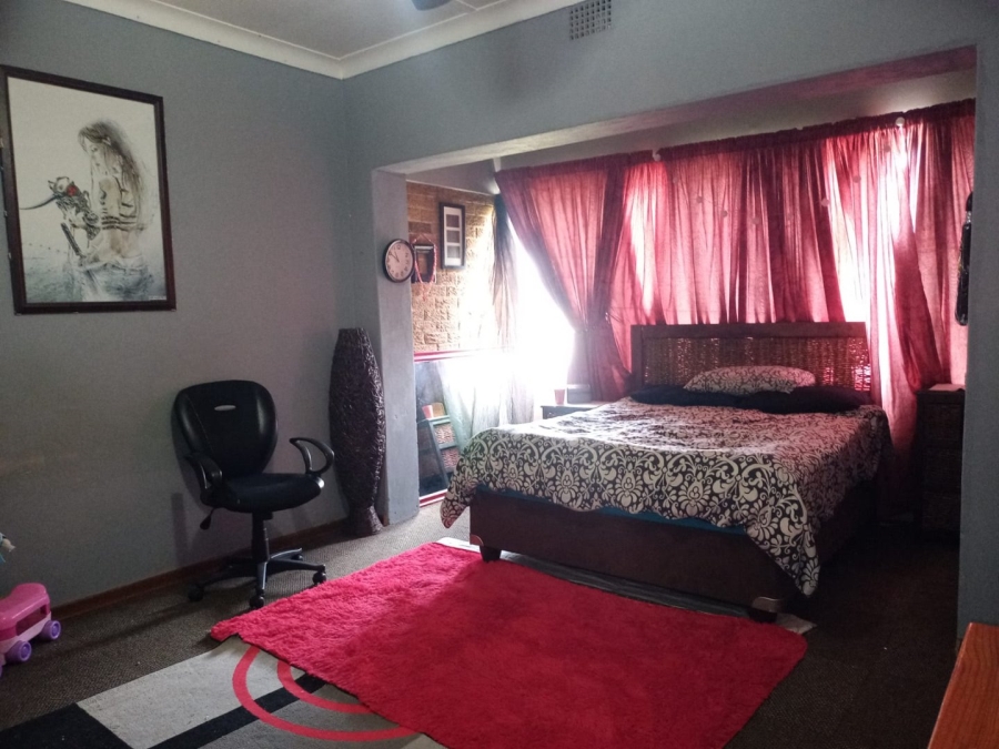 2 Bedroom Property for Sale in Kenmare Gauteng