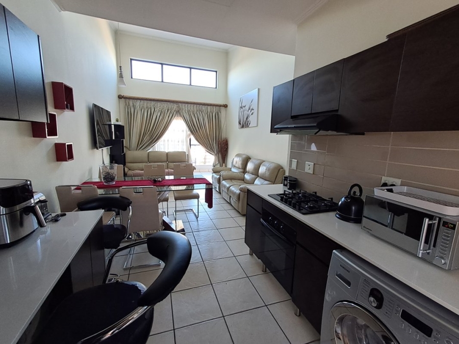 2 Bedroom Property for Sale in Greenstone Gate Gauteng