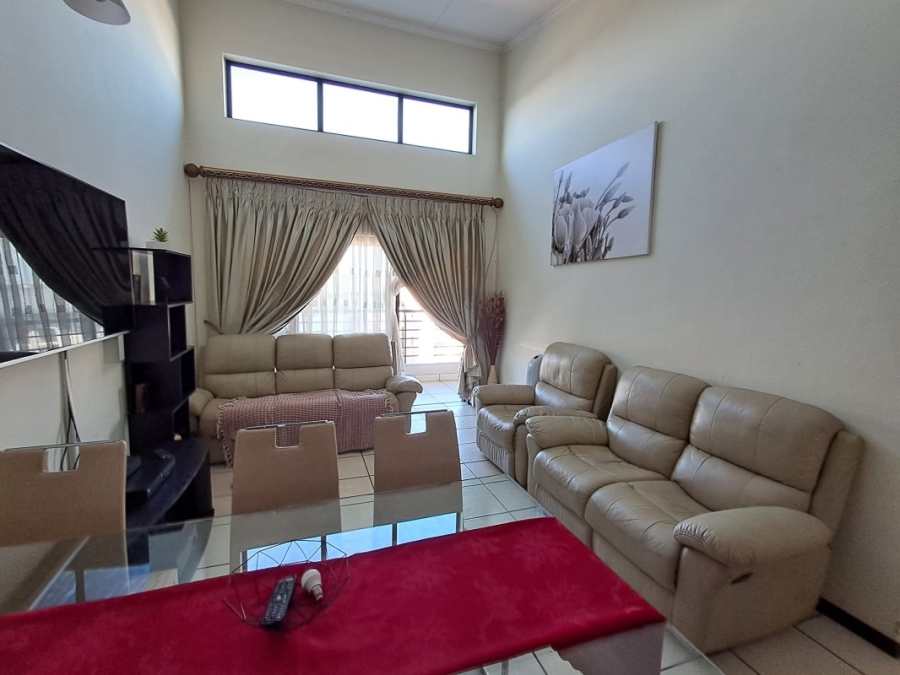 2 Bedroom Property for Sale in Greenstone Gate Gauteng