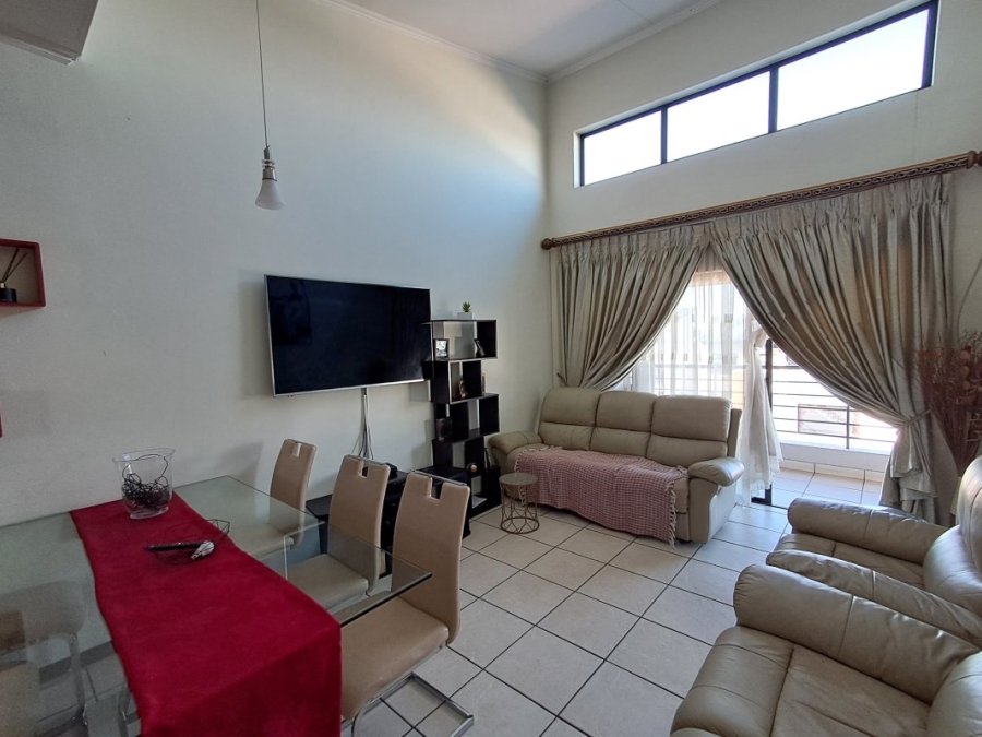 2 Bedroom Property for Sale in Greenstone Gate Gauteng