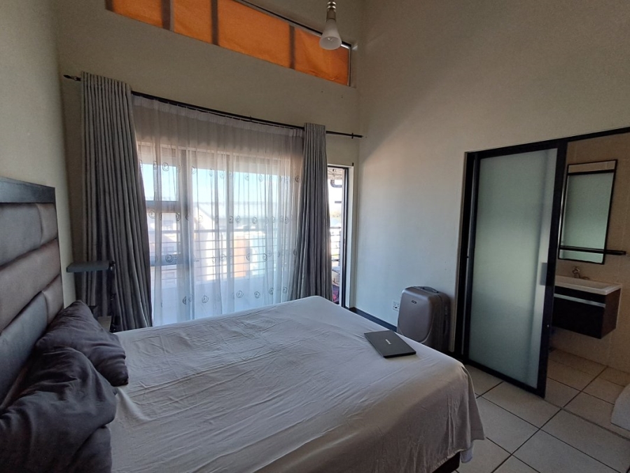 2 Bedroom Property for Sale in Greenstone Gate Gauteng