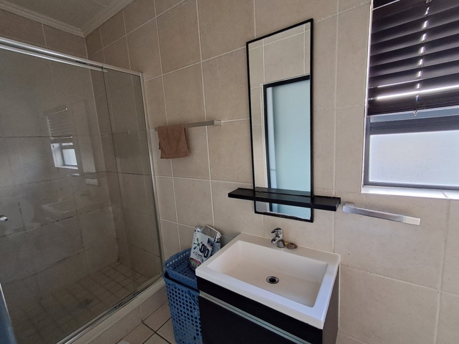 2 Bedroom Property for Sale in Greenstone Gate Gauteng