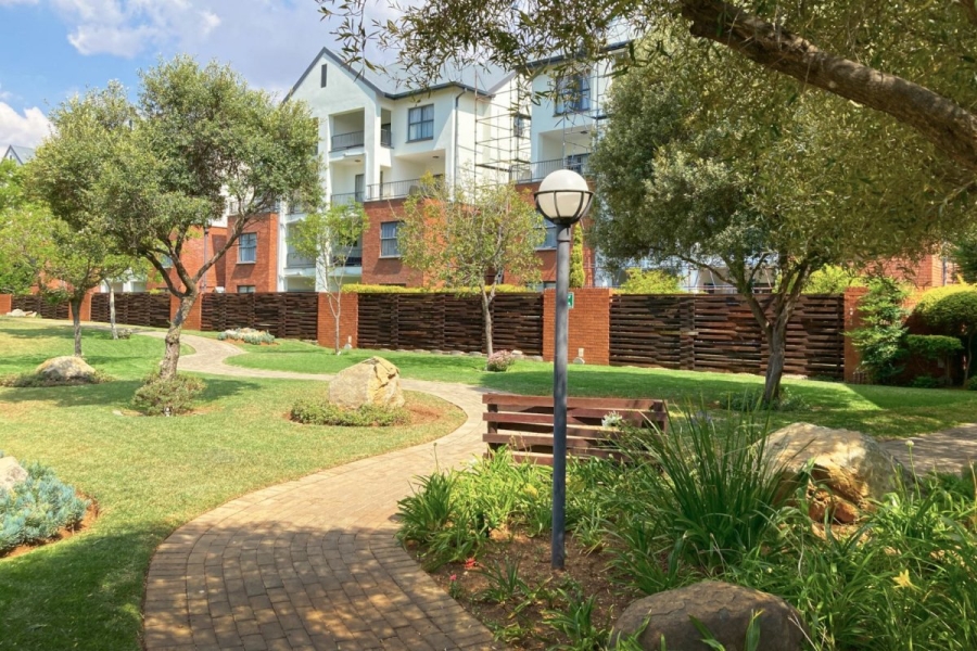 2 Bedroom Property for Sale in Greenstone Crest Gauteng