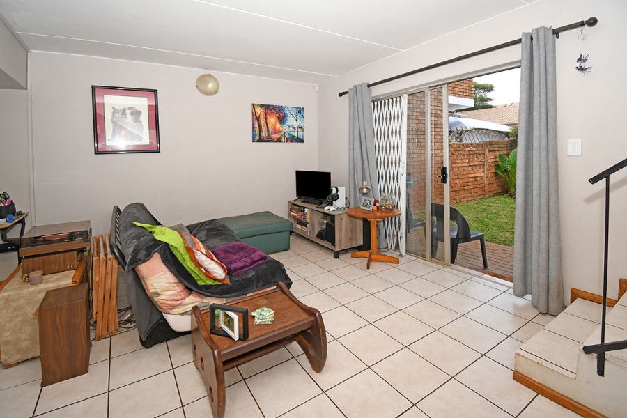 2 Bedroom Property for Sale in Die Hoewes Gauteng