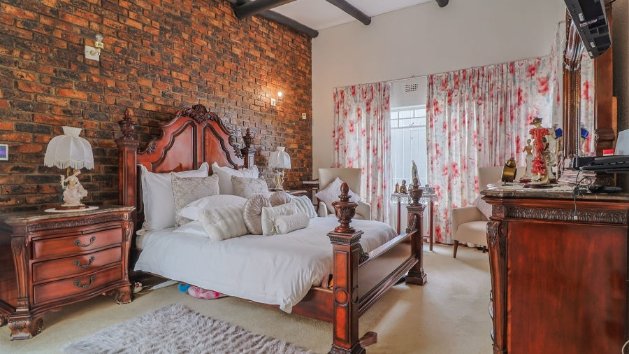 5 Bedroom Property for Sale in Winchester Hills Gauteng