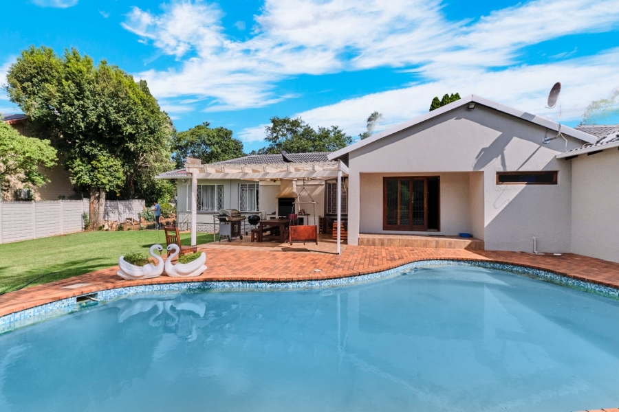 5 Bedroom Property for Sale in Weltevreden Park Gauteng