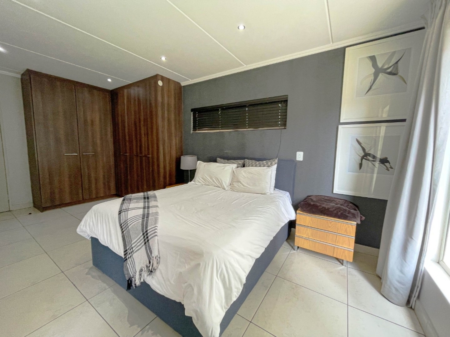 To Let 2 Bedroom Property for Rent in Sandown Gauteng