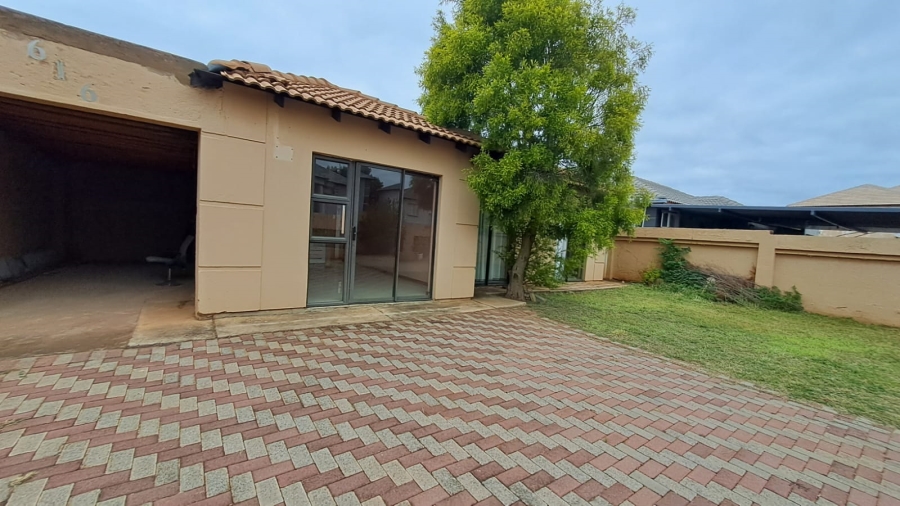 3 Bedroom Property for Sale in Nkwe Estate Gauteng