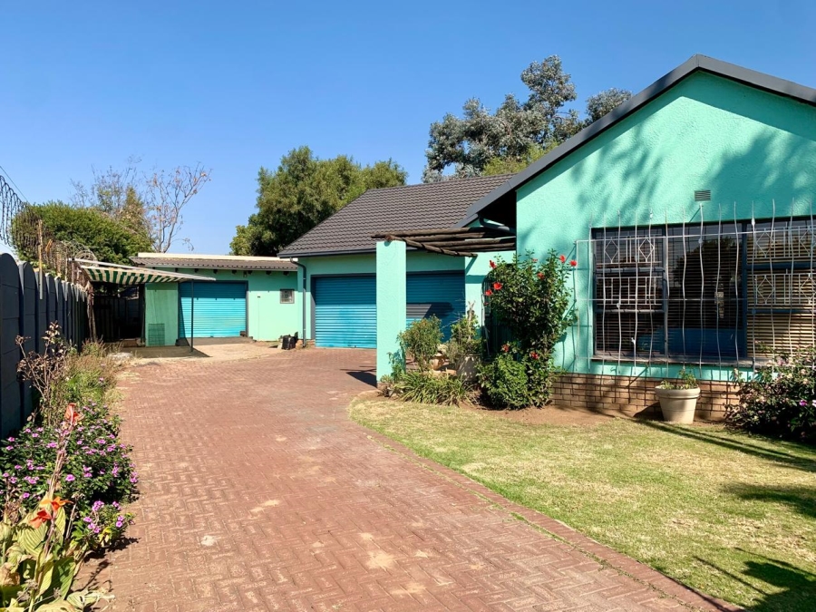 4 Bedroom Property for Sale in Brackenhurst Gauteng