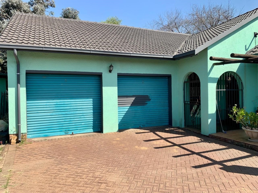 4 Bedroom Property for Sale in Brackenhurst Gauteng