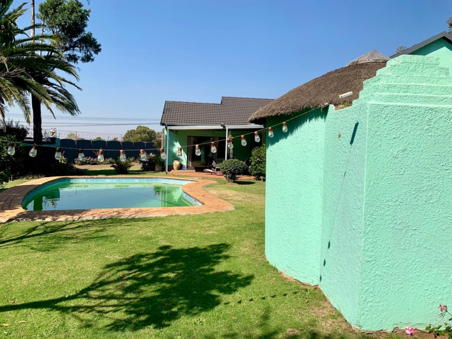 4 Bedroom Property for Sale in Brackenhurst Gauteng