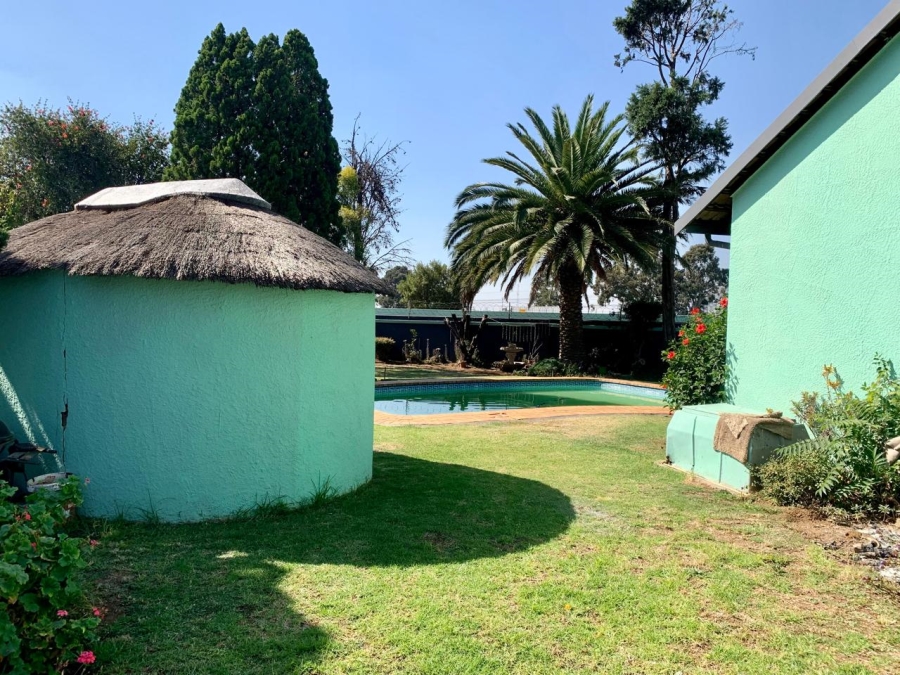 4 Bedroom Property for Sale in Brackenhurst Gauteng