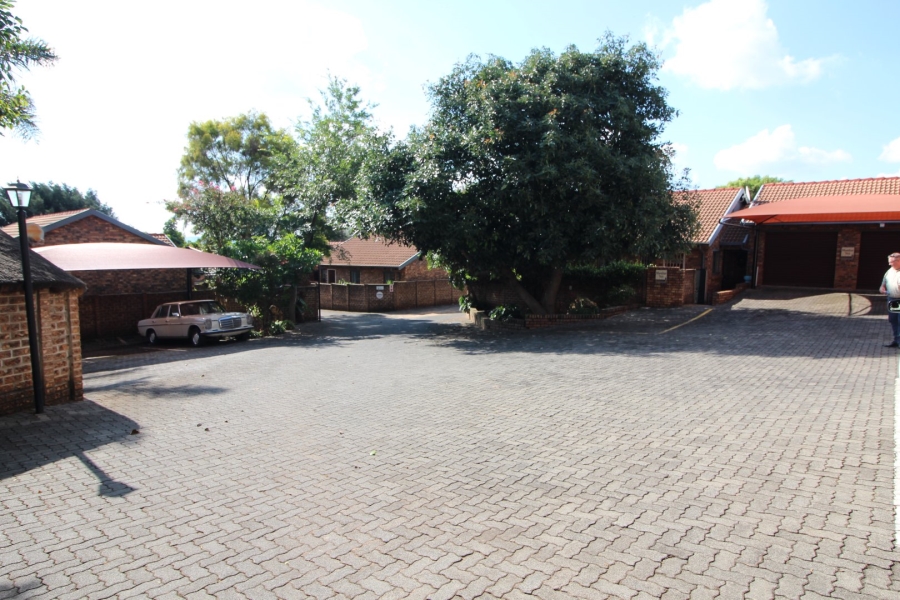 2 Bedroom Property for Sale in Clubview Gauteng