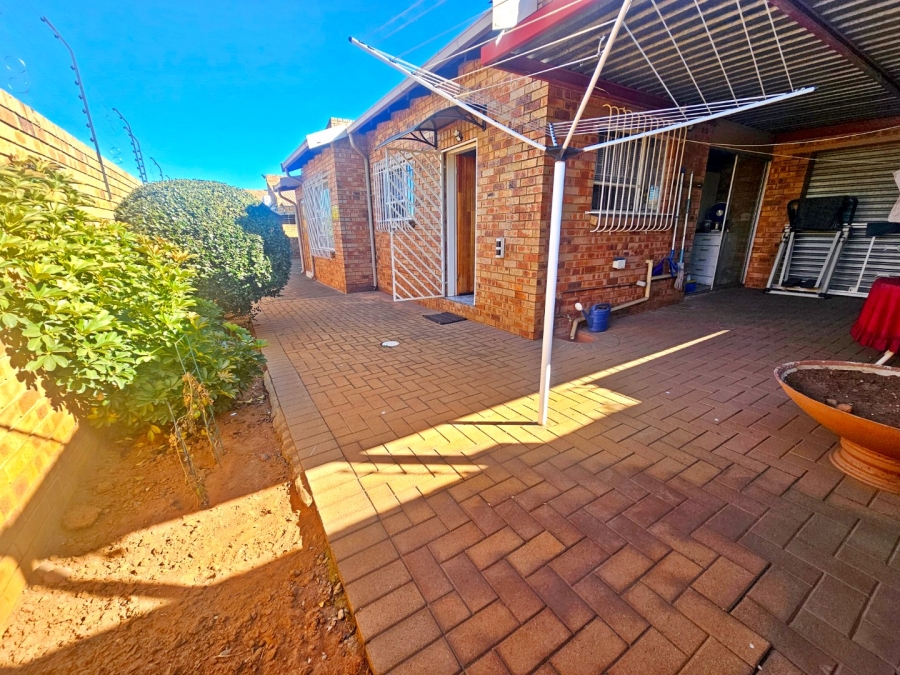 2 Bedroom Property for Sale in Parkrand Gauteng