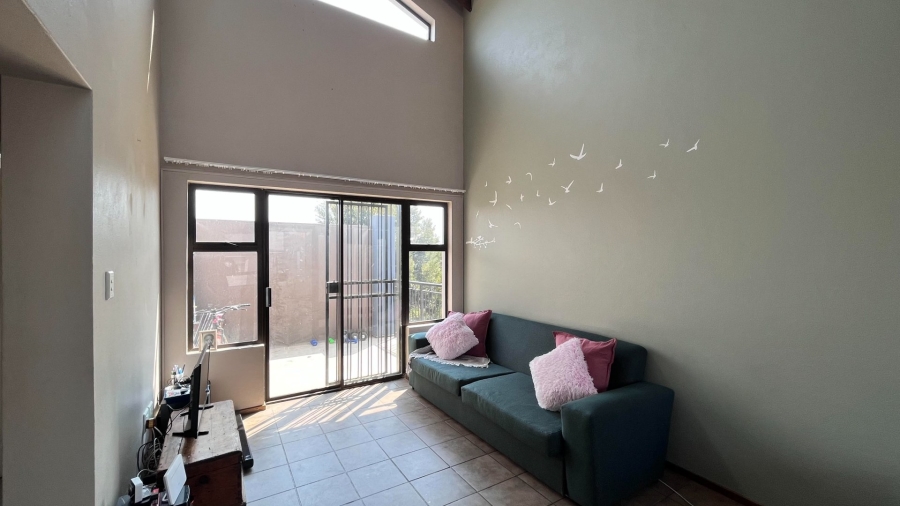 To Let 2 Bedroom Property for Rent in Honeydew Grove Gauteng