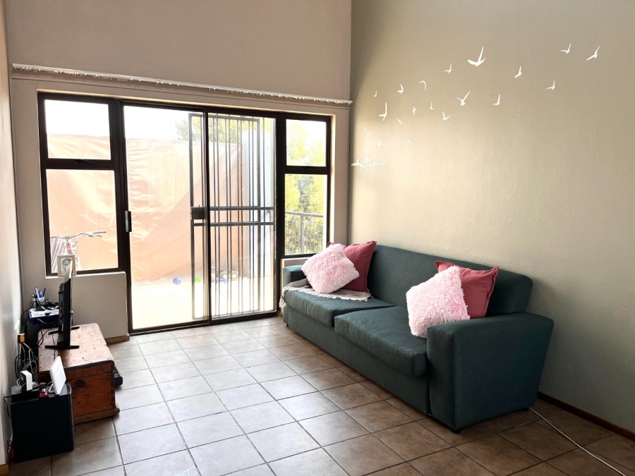 To Let 2 Bedroom Property for Rent in Honeydew Grove Gauteng