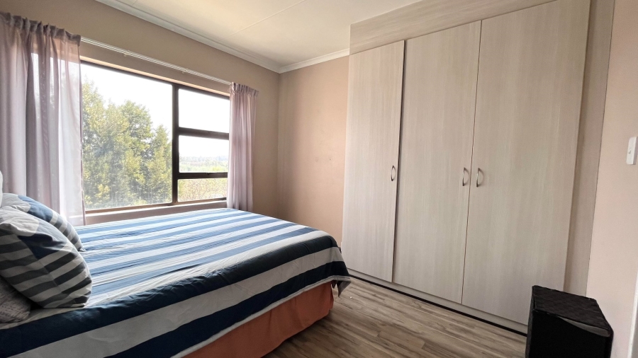 To Let 2 Bedroom Property for Rent in Honeydew Grove Gauteng