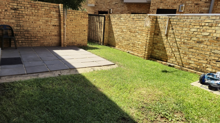 3 Bedroom Property for Sale in Scarlet Park Gauteng