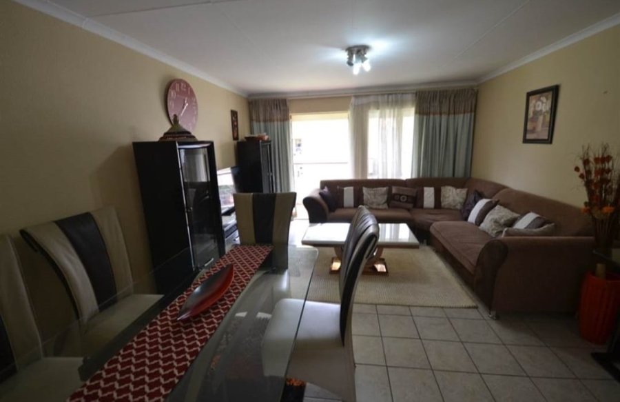 To Let 2 Bedroom Property for Rent in Oakdene Gauteng