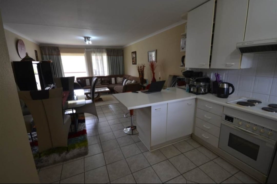 To Let 2 Bedroom Property for Rent in Oakdene Gauteng