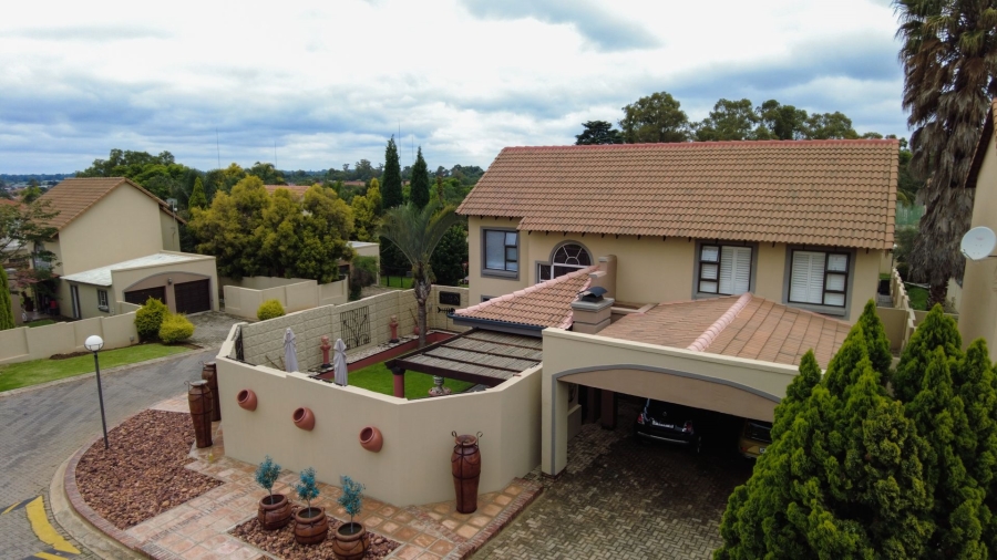 3 Bedroom Property for Sale in Glen Marais Gauteng